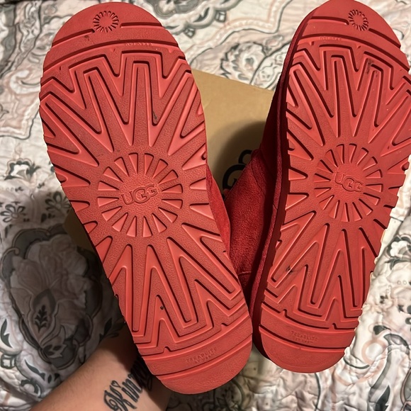 Ugg Neumel Boots - Picture 2 of 6